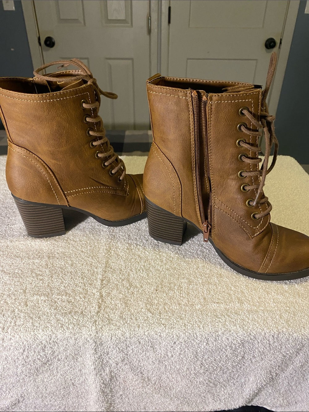 Lace-Up Block Heel Ankle Boots in Tan